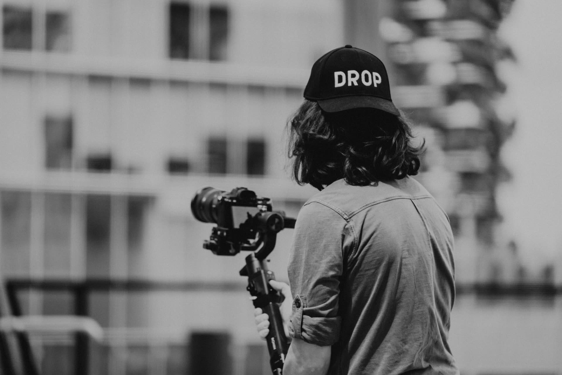 Operatore DROP Films con gimbal sul set